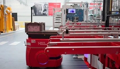 Foto de Robs mveis da Omron otimizam fluxo na Danfoss Power Solutions