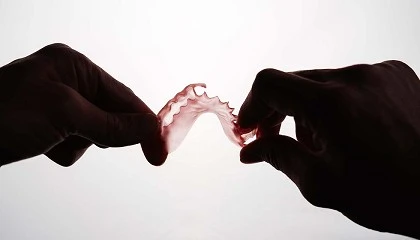 Foto de Carbon lana resina inovadora para impresso 3D de prteses dentrias