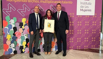 Foto de Saint-Gobain Isover obtm distintivo Igualdade na Empresa com o seu primeiro plano de igualdade