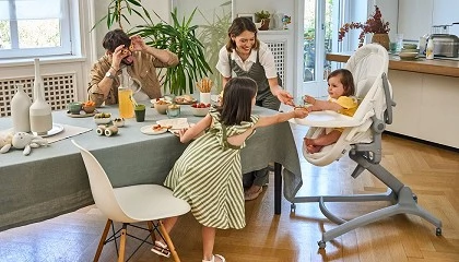 Foto de Chicco apuesta por el acompañamiento en todas las etapas del bebé con Baby Hug Pro
