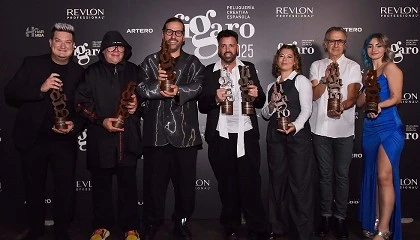 Foto de La magia de la peluquera espaola conquista la pasarela de la 16. edicin de los Premios Fgaro