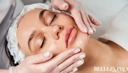 Foto de ¿Por qué es bueno usar limpiador facial con niacinamida?