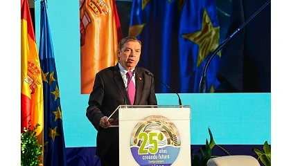 Foto de Luis Planas asegura que España pasará “del regadío sostenible al regadío inteligente”