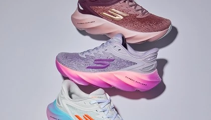 Foto de Las Skechers Aero dan un salto con la tecnologa Skechers Hands Free Slip-ins