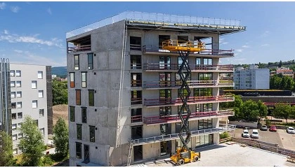 Foto de Haulotte adiciona plataforma de tesoura eltrica todo-o-terreno de 21 m  gama Pulseo