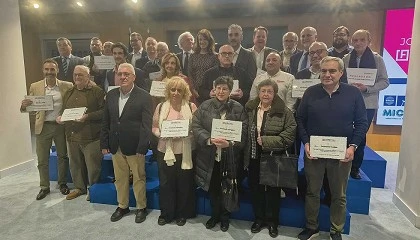 Foto de Agrefema homenajea a las ferreteras madrileas con ms de 50 aos en su asamblea