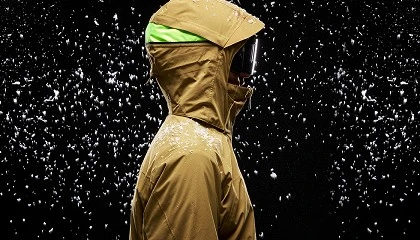 Foto de La Atlas Infinity Stretch de Helly Hansen, premiada en los Red Dot Design