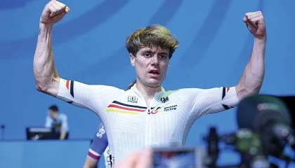 Foto de Los Mundiales UCI de ciclismo e-sports 2025 coronan de nuevo a Jason Osborne y Mary Kate McCarthy