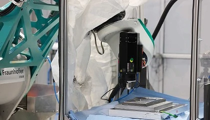 Foto de Robot de mecanizado para la máxima precisión y dinámica en la producción