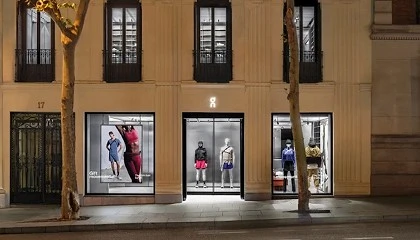 Foto de On desembarca en España con una tienda en plena calle Serrano