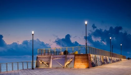 Foto de Paseo martimo de Sagunto: alumbrado vanguardista e inmune a la corrosin junto al Mediterrneo