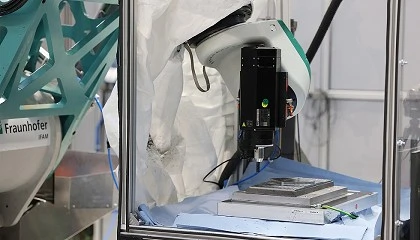 Foto de Rob de maquinagem para mxima preciso e dinmica na produo