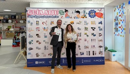 Foto de Entrevista a Pablo Bus�, responsable de Investigaci�n de Usuario/a y Valores Educativos de AIJU, y Ana Mata, coordinadora Gu�a AIJU