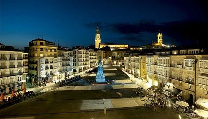 Foto de Vitoria reactiva las acometidas de telecomunicaciones en el Casco Medieval con un nuevo expediente de contratación