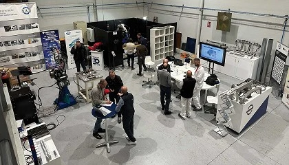 Foto de Supraform muestra la robtica automatizada de Panasonic en sus instalaciones