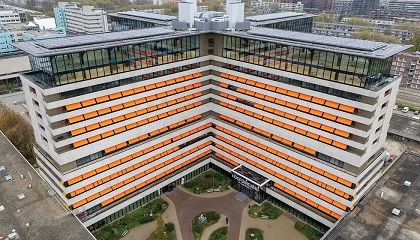 Foto de Los tejidos Masacril de Sauleda visten el histrico edificio Het Slotervaart de msterdam