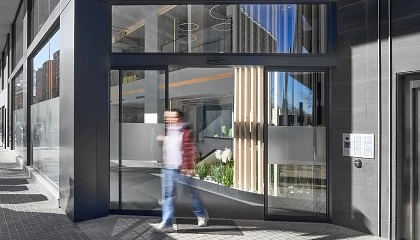 Foto de Como garantir uma correta reabilitao energtica com portas automticas