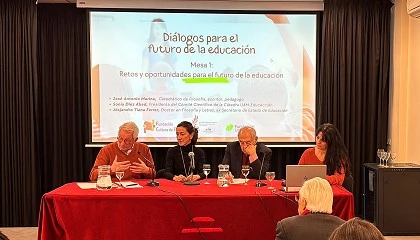 Foto de EducAccin reivindica la urgencia de transformar el sistema educativo con expertos del sector