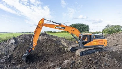 Foto de Develon lanza una nueva gama de excavadoras eléctricas