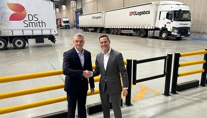 Foto de DS Smith incorpora un d�o-tr�iler para una log�stica m�s eficiente y sostenible en Espa�a