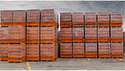 Fotografia de Una veintena de asociaciones espaolas piden a la UE excluir los filmes plsticos del objetivo de reutilizacin en el transporte de mercancas