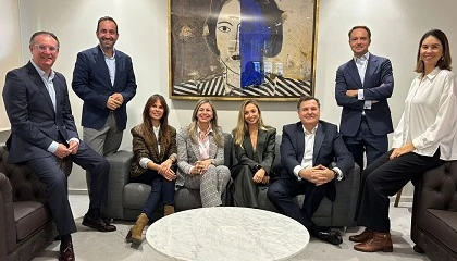 Photo de CaixaBank y KM ZERO firman un acuerdo para impulsar la innovaci�n alimentaria en la Comunitat Valenciana