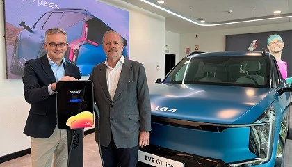 Foto de Repsol y Kia refuerzan su alianza para liderar la movilidad el�ctrica en Espa�a