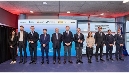Foto de Repsol y la Autoridad Portuaria de A Coru�a presentan el acuerdo para completar el traslado al Puerto Exterior