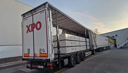 Foto de XPO Logistics y Saint-Gobain refuerzan su colaboraci�n con la incorporaci�n de un duo-tr�iler en sus operaciones en Espa�a