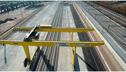 Foto de Adif y Combiconnect realizan las primeras pruebas con trenes en la terminal de La Llagosta previas a su explotaci�n