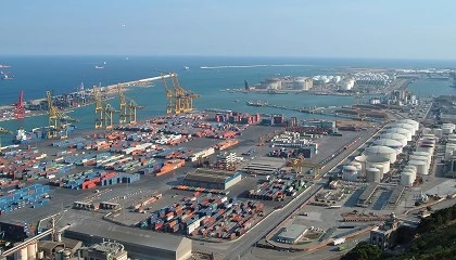 Foto de El MITECO lanza el programa Port-Eolmar, para adaptar puertos estatales al despliegue de la e�lica y otras renovables marinas