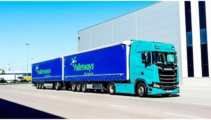 Foto de Palletways refuerza su capacidad operativa en Galicia con el primer duotrailer de V�a Galicia Transportes