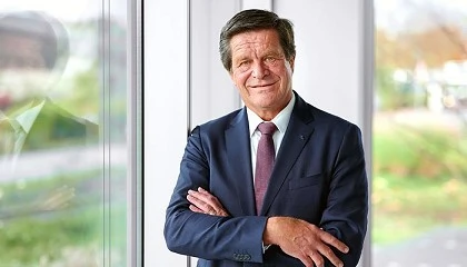 Photo de Ulrich Reifenh�user se retira de la gesti�n operativa del grupo Reifenh�user