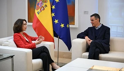 Foto de Pedro S�nchez analiza con la CEO de Veolia el avance tecnol�gico del ciclo urbano del agua