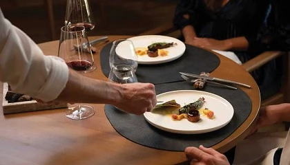 Foto de Carmela Mart� traslada el dise�o textil a la experiencia gastron�mica en restaurantes de referencia