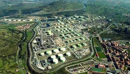 Foto de Repsol instala en Petronor un gran electrolizador de 100 MW