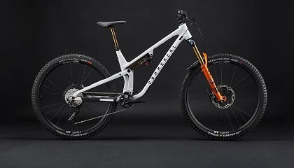 Foto de Descubrimos la META V5 de Commencal, una bici enduro campeona del mundo