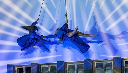 Foto de Llum BCN da la bienvenida a Barcelona 2026 como Capital Mundial de la Arquitectura