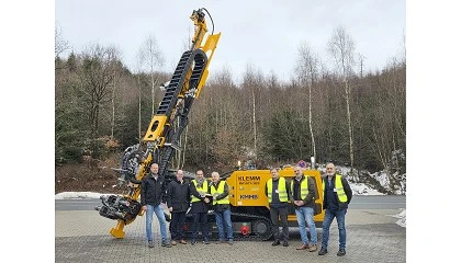 Foto de Grupo KMMB entrega un equipo Klemm a SITE