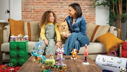 Foto de Un estudio del Grupo Lego afirma que el vínculo con animales impulsa la creatividad y la autoconfianza de las niñas