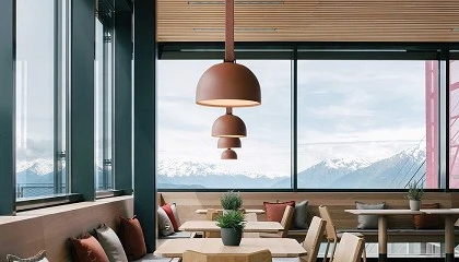 Foto de Plusminus transforma la iluminaci�n del restaurante Cubus en el telef�rico Merano 2000