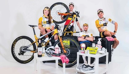 Foto de El MTB de competición da la bienvenida al BUFF-BH Team
