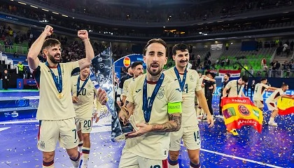 Foto de La in�dita 'piel dorada' de Joma viste a la campeona de Europa