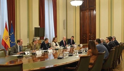 Foto de Luis Planas y CECRV subrayan el papel de las denominaciones de origen para impulsar la exportaci�n de vino