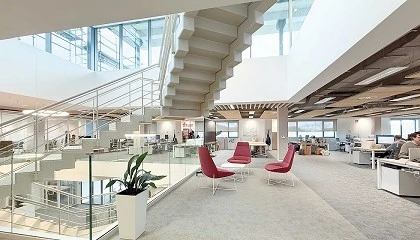 Foto de 2tec2 suministra pavimentos Hybrid para la nueva sede y Data Center de Sarenet en Bizkaia