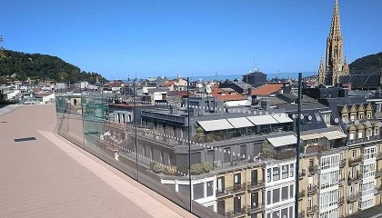 Foto de Sadev ampl�a las certificaciones de barandillas de vidrio en Espa�a con nuevas configuraciones