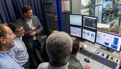 Foto de Horse Powertrain y Repsol desarrollan conjuntamente un motor híbrido con gasolina 100% renovable