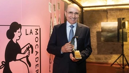 Foto de El Dr. Jacint Arnau recibe la Llonganissa d�Or 2026 en Vic