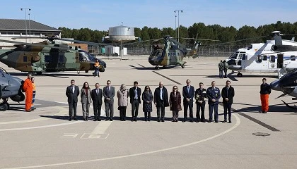 Foto de El Gobierno impulsa la industria espa�ola de defensa con la adquisici�n de m�s de cien helic�pteros