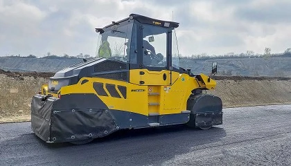 Foto de Flexibilidad y eficiencia en el nuevo rodillo de neum�ticos BW 18 RH, de Bomag